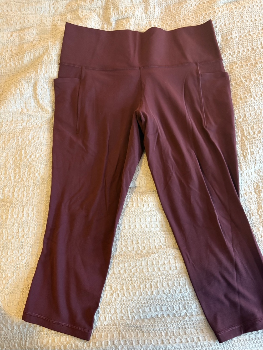 Athleta Salutation Stash Pocket II Capri